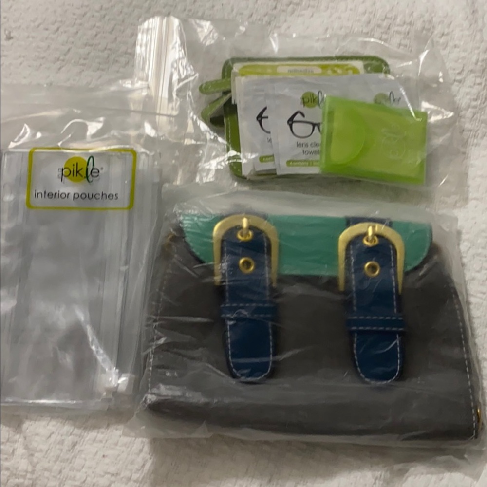 In a pikle organizer brand new.